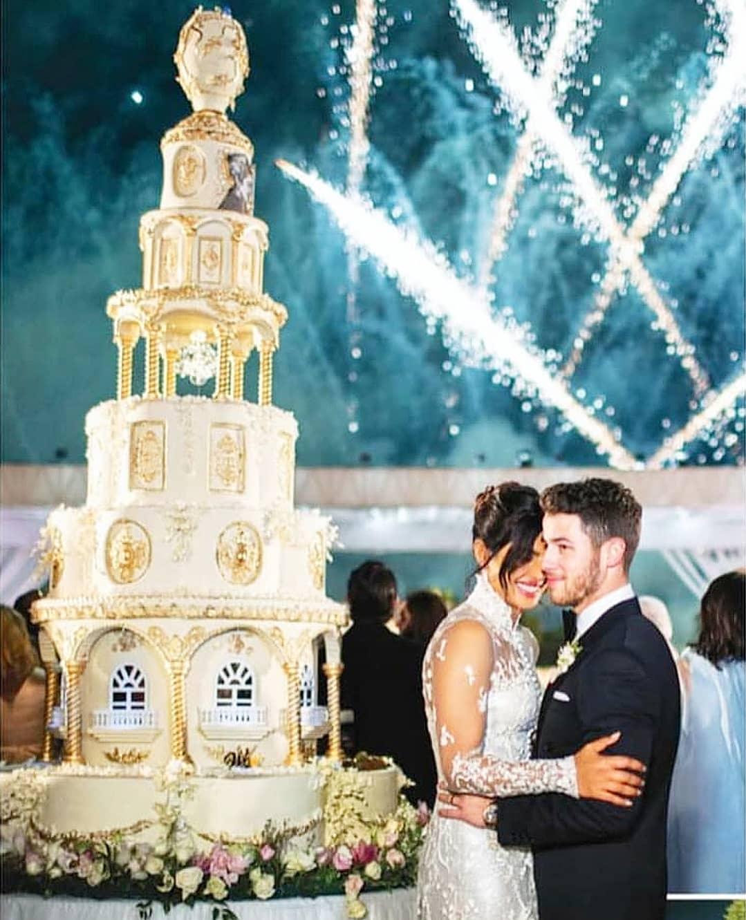 Wedding Cake 600 Fed 40 People