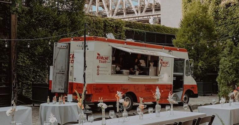 Wedding Catering on a Budget: Buffet vs. Plated vs. Food Truck | Wedding Budgetly